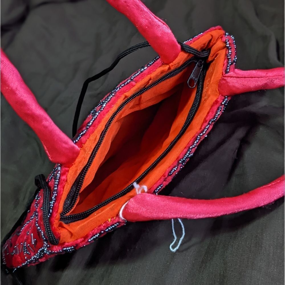 Beautiful beaded bag red  - Picture 4 of 4